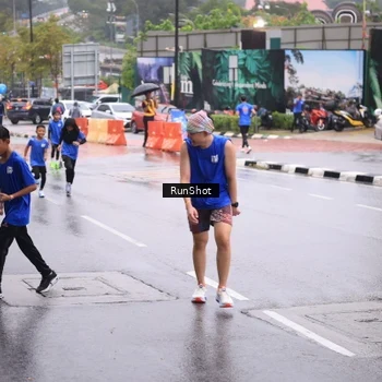 Runner Photo 7935025