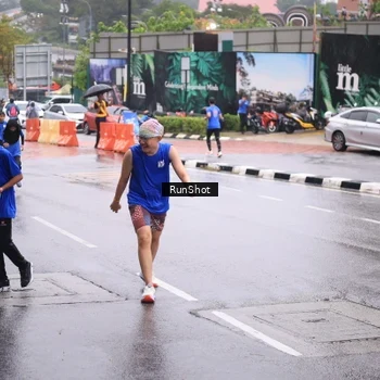 Runner Photo 7935029