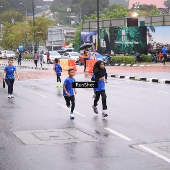 Runner Photo 7935031