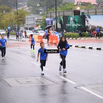 Runner Photo 7935034
