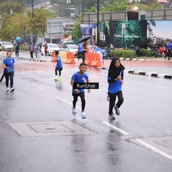 Runner Photo 7935036