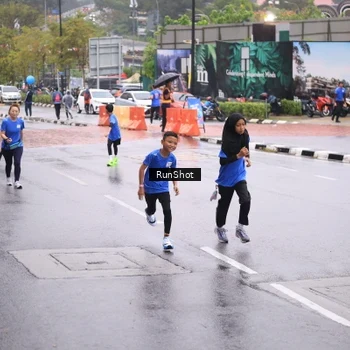 Runner Photo 7935037