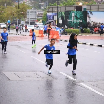 Runner Photo 7935038