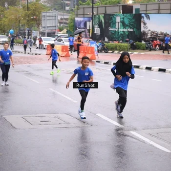 Runner Photo 7935041