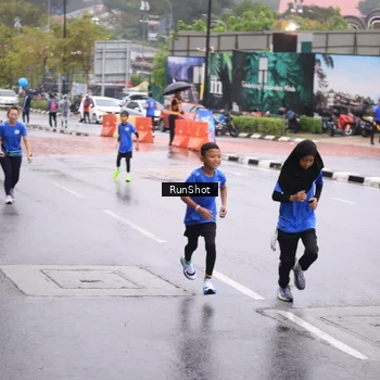 Runner Photo 7935042