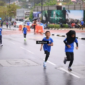 Runner Photo 7935045