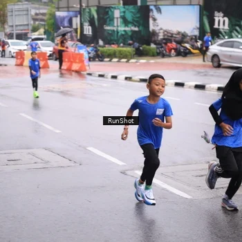 Runner Photo 7935055