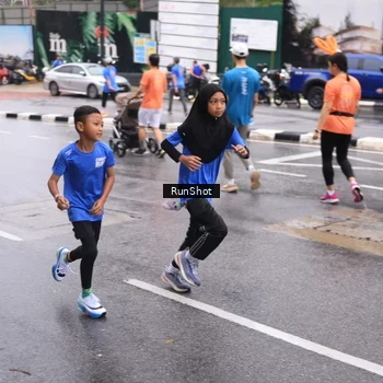 Runner Photo 7935064