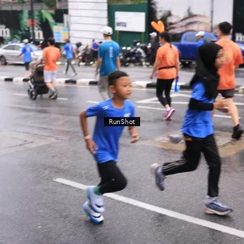 Runner Photo 7935068