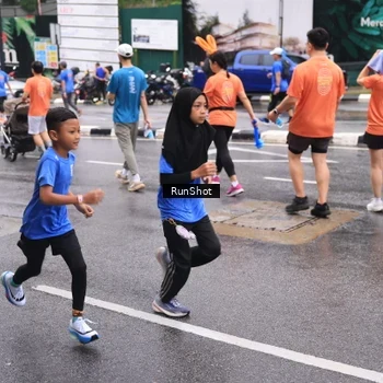 Runner Photo 7935069