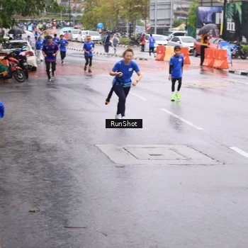 Runner Photo 7935071