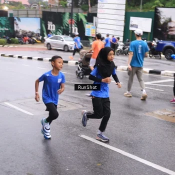 Runner Photo 7935073