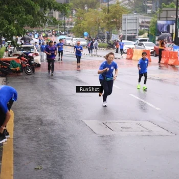 Runner Photo 7935075