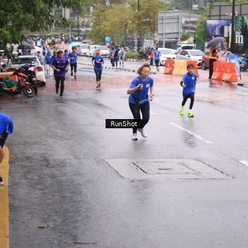 Runner Photo 7935076