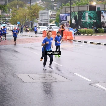 Runner Photo 7935083
