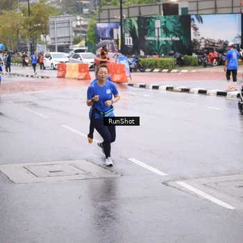 Runner Photo 7935089