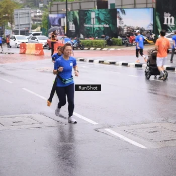 Runner Photo 7935093