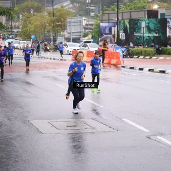 Runner Photo 7935096