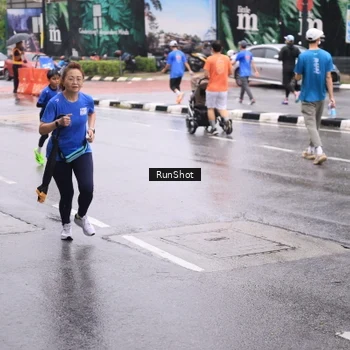 Runner Photo 7935100