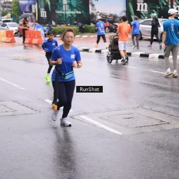 Runner Photo 7935105