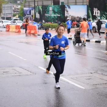 Runner Photo 7935111