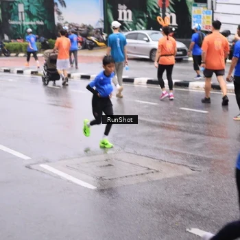 Runner Photo 7935118