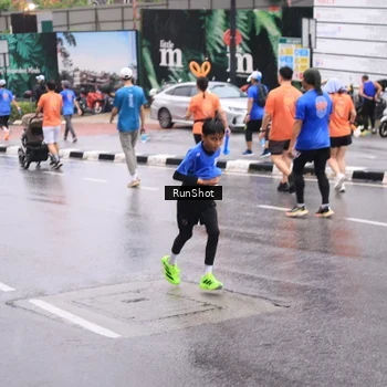 Runner Photo 7935125