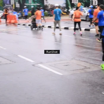 Runner Photo 7935130