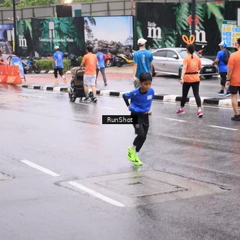 Runner Photo 7935136