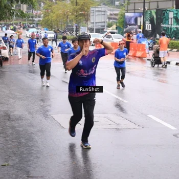 Runner Photo 7935141