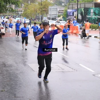 Runner Photo 7935142