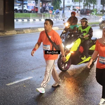 Runner Photo 7935143