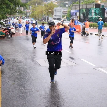 Runner Photo 7935148