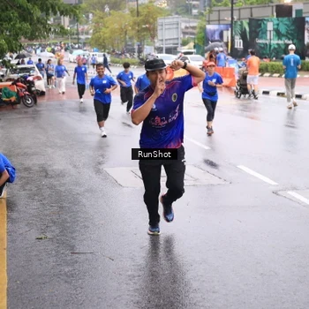 Runner Photo 7935150