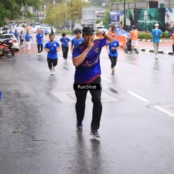 Runner Photo 7935151