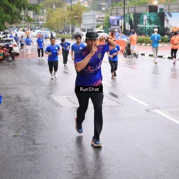Runner Photo 7935152