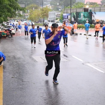 Runner Photo 7935153