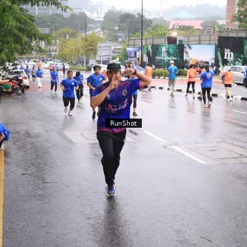 Runner Photo 7935157