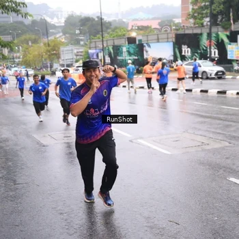 Runner Photo 7935164