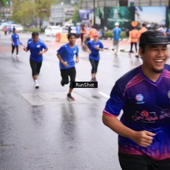 Runner Photo 7935168