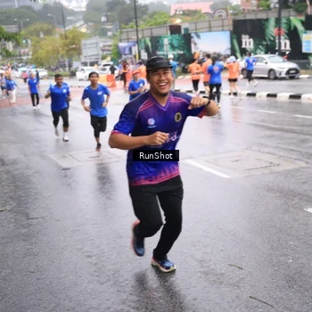 Runner Photo 7935169