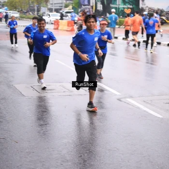 Runner Photo 7935174