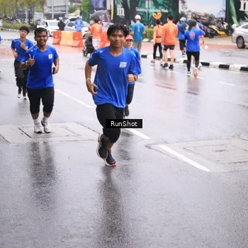 Runner Photo 7935177