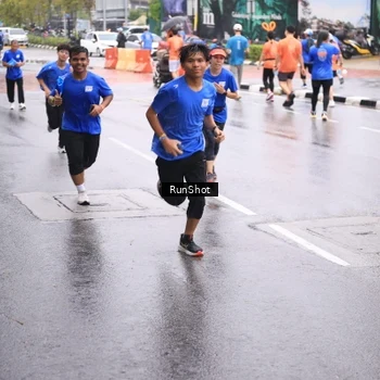 Runner Photo 7935178