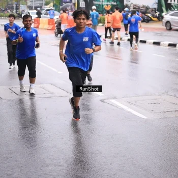 Runner Photo 7935180