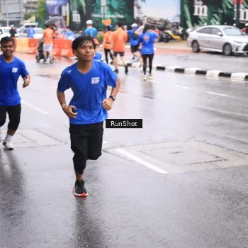 Runner Photo 7935181