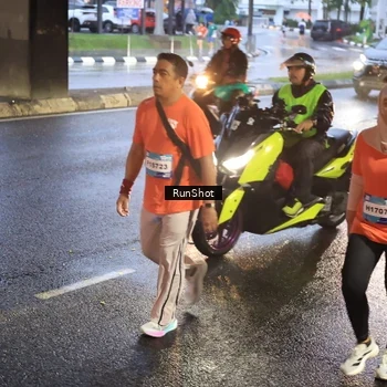 Runner Photo 7935188