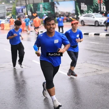 Runner Photo 7935198