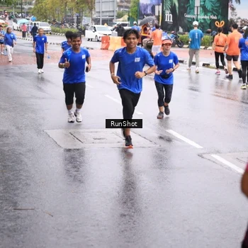 Runner Photo 7935200