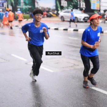 Runner Photo 7935213